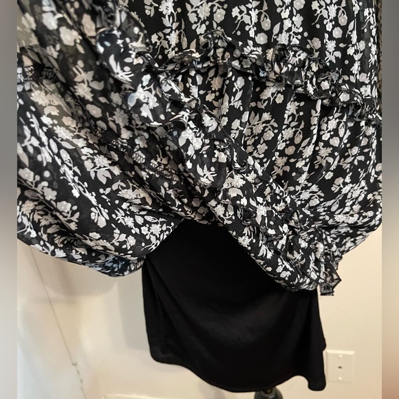 Express Black and White Floral Long Sleeve Dress. Size Small. - Picture 12 of 16